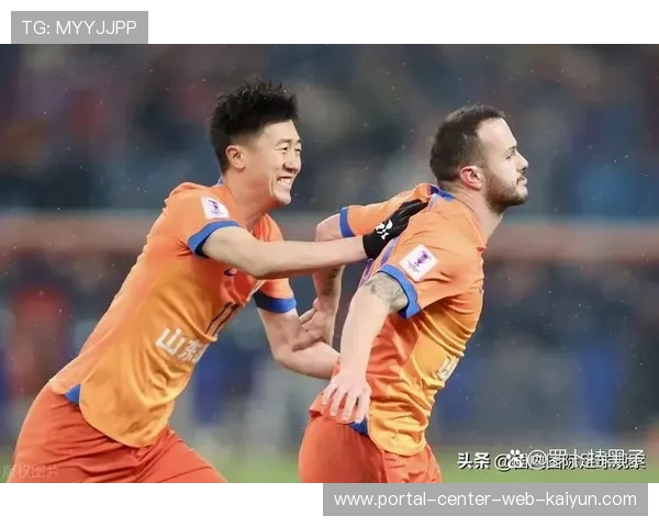 亚冠联赛五后卫防守体系研究 密集防守策略对强队攻坚能力考验